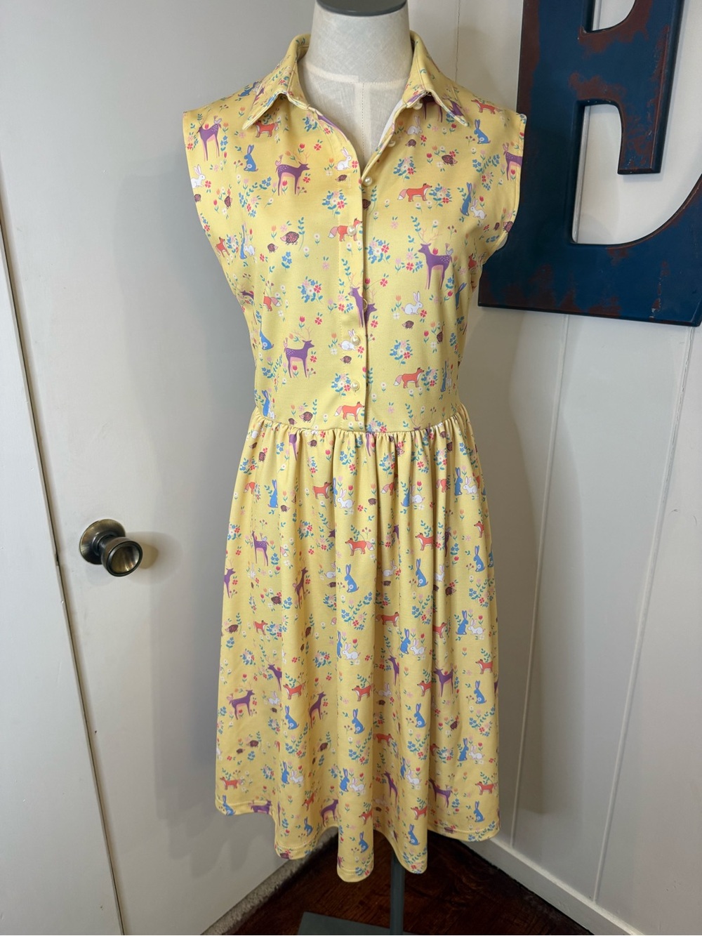 Lindy Bop Talulah Yellow woodland Dress w/ Playful Multicolor Animal Print Sz 8